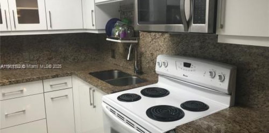 Condominio en Aventura, Florida, 2 dormitorios  № 1967490