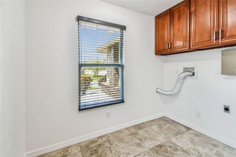 Casa en venta en Brandon, Florida, 3 dormitorios, 177.91 m2 № 1904719 - foto 30