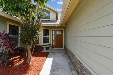 Casa en venta en Brandon, Florida, 3 dormitorios, 177.91 m2 № 1904719 - foto 8