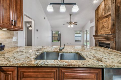 Casa en venta en Brandon, Florida, 3 dormitorios, 177.91 m2 № 1904719 - foto 23