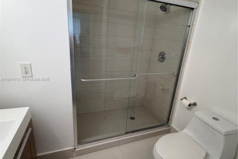 Снять в аренду кондоминиум в Дорал, Флорида 2 спальни, 89.19м2, № 1998341 - фото 15