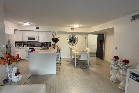 Снять в аренду кондоминиум в Дорал, Флорида 2 спальни, 89.19м2, № 1998341 - фото 5