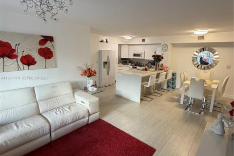 Снять в аренду кондоминиум в Дорал, Флорида 2 спальни, 89.19м2, № 1998341 - фото 6