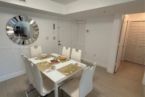 Снять в аренду кондоминиум в Дорал, Флорида 2 спальни, 89.19м2, № 1998341 - фото 13