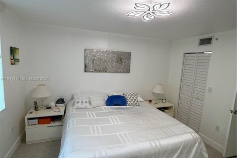 Снять в аренду кондоминиум в Дорал, Флорида 2 спальни, 89.19м2, № 1998341 - фото 19