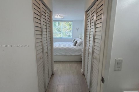 Снять в аренду кондоминиум в Дорал, Флорида 2 спальни, 89.19м2, № 1998341 - фото 20