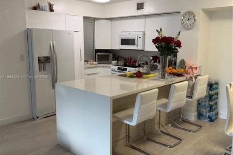 Снять в аренду кондоминиум в Дорал, Флорида 2 спальни, 89.19м2, № 1998341 - фото 4