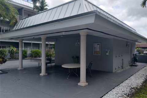 Condominio en alquiler en Miami, Florida, 35.02 m2 № 1970294 - foto 3