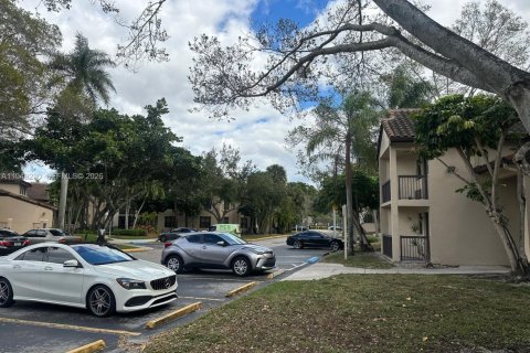 Снять в аренду кондоминиум в Помпано-Бич, Флорида 1 спальня, 55.74м2, № 2004915 - фото 4