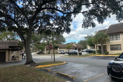 Снять в аренду кондоминиум в Помпано-Бич, Флорида 1 спальня, 55.74м2, № 2004915 - фото 3