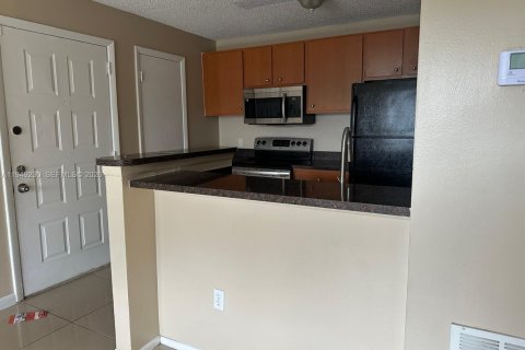 Снять в аренду кондоминиум в Помпано-Бич, Флорида 1 спальня, 55.74м2, № 2004915 - фото 10