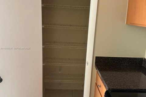 Снять в аренду кондоминиум в Помпано-Бич, Флорида 1 спальня, 55.74м2, № 2004915 - фото 20