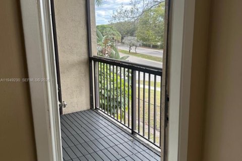 Снять в аренду кондоминиум в Помпано-Бич, Флорида 1 спальня, 55.74м2, № 2004915 - фото 8