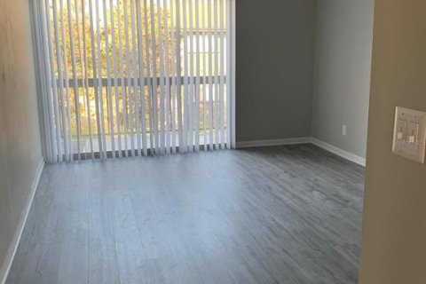 Condominio en alquiler en Tampa, Florida, 1 dormitorio, 51.28 m2 № 1857835 - foto 8