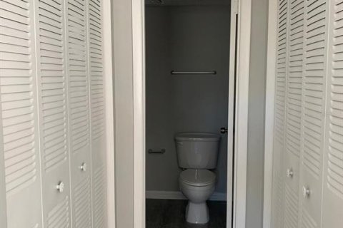 Condominio en alquiler en Tampa, Florida, 1 dormitorio, 51.28 m2 № 1857835 - foto 10