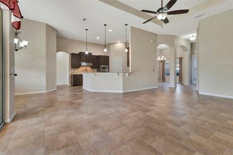 Villa ou maison à vendre à Clermont, Floride: 4 chambres, 243.13 m2 № 2101868 - photo 8