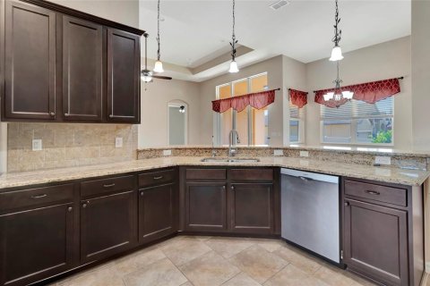 Villa ou maison à vendre à Clermont, Floride: 4 chambres, 243.13 m2 № 2101868 - photo 5