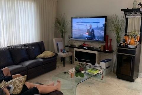 Villa ou maison à vendre à Doral, Floride: 4 chambres, 195.56 m2 № 1979248 - photo 13