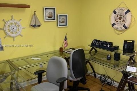 Villa ou maison à vendre à Doral, Floride: 4 chambres, 195.56 m2 № 1979248 - photo 26