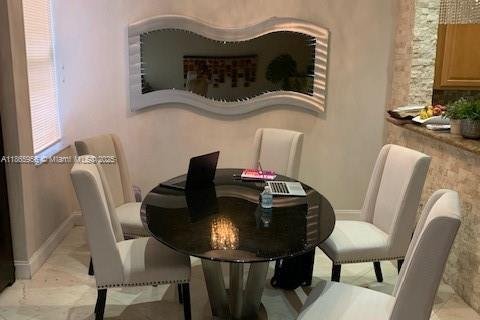 Villa ou maison à vendre à Doral, Floride: 4 chambres, 195.56 m2 № 1979248 - photo 14