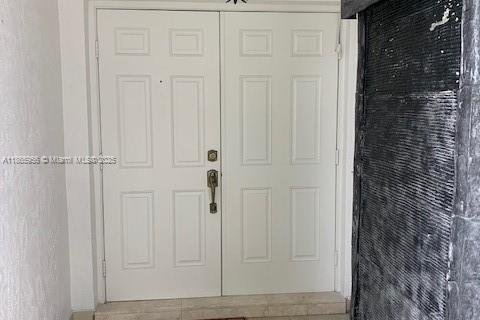 Villa ou maison à vendre à Doral, Floride: 4 chambres, 195.56 m2 № 1979248 - photo 2