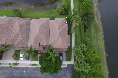 Villa ou maison à vendre à Doral, Floride: 4 chambres, 195.56 m2 № 1979248 - photo 5