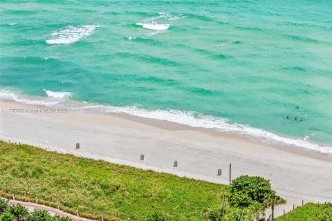 Condominio en venta en Miami Beach, Florida, 2 dormitorios, 122.82 m2 № 1714535 - foto 26
