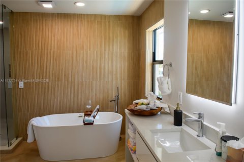 Casa en alquiler en Pompano Beach, Florida, 4 dormitorios, 224.08 m2 № 1935389 - foto 19