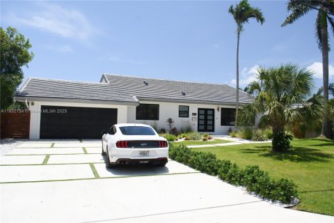 Casa en alquiler en Pompano Beach, Florida, 4 dormitorios, 224.08 m2 № 1935389 - foto 20