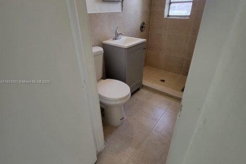 Propiedad comercial en venta en Miami, Florida, 127.28 m2 № 1975345 - foto 12