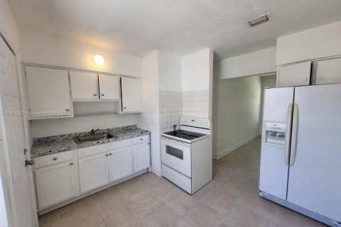 Propiedad comercial en venta en Miami, Florida, 127.28 m2 № 1975345 - foto 15