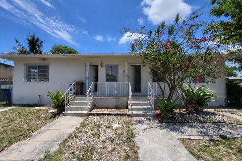 Propiedad comercial en venta en Miami, Florida, 127.28 m2 № 1975345 - foto 18