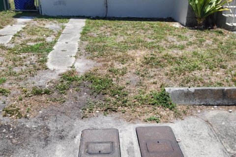 Propiedad comercial en venta en Miami, Florida, 127.28 m2 № 1975345 - foto 7