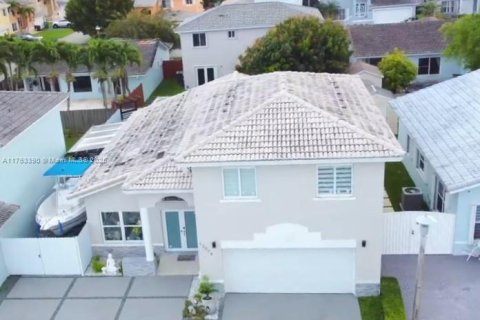 House in Homestead, Florida 4 bedrooms, 196.02 sq.m. № 1705452 - photo 4