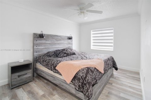 House in Homestead, Florida 4 bedrooms, 196.02 sq.m. № 1705452 - photo 22