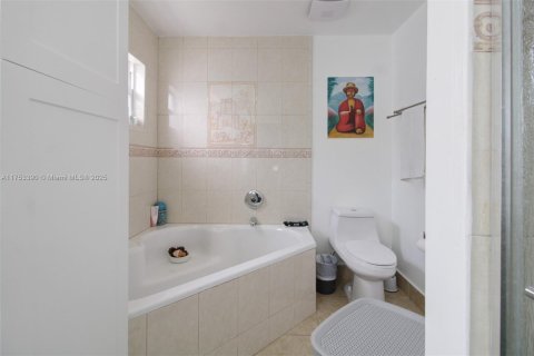 House in Homestead, Florida 4 bedrooms, 196.02 sq.m. № 1705452 - photo 16