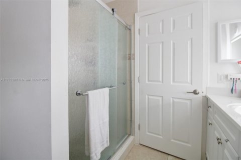 House in Homestead, Florida 4 bedrooms, 196.02 sq.m. № 1705452 - photo 17