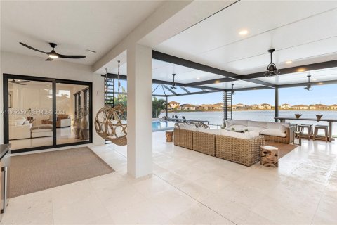 House in Ave Maria, Florida 4 bedrooms, 370.22 sq.m. № 2030585 - photo 10