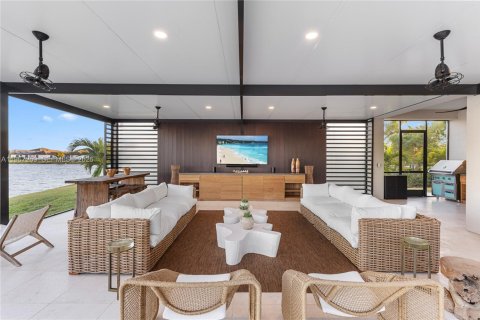 House in Ave Maria, Florida 4 bedrooms, 370.22 sq.m. № 2030585 - photo 6