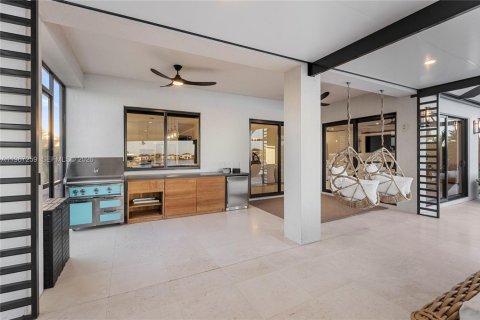 House in Ave Maria, Florida 4 bedrooms, 370.22 sq.m. № 2030585 - photo 14