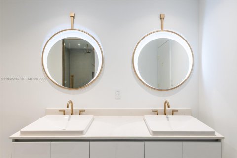 Condo in Miami, Florida, 3 bedrooms  № 2153214 - photo 4