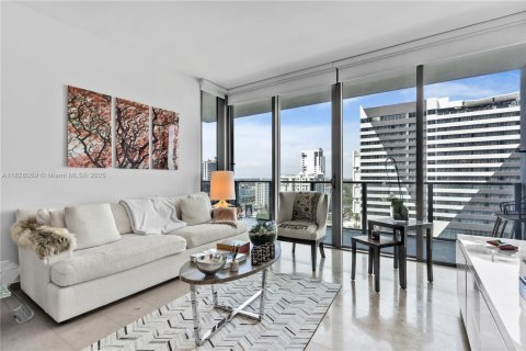Condo in Miami, Florida, 1 bedroom  № 1977233 - photo 6