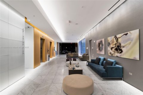 Condo in Miami, Florida, 1 bedroom  № 1977233 - photo 26