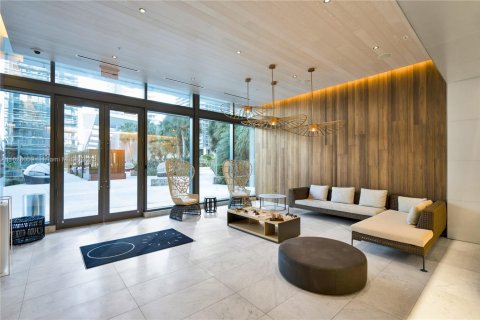 Condo in Miami, Florida, 1 bedroom  № 1977233 - photo 25