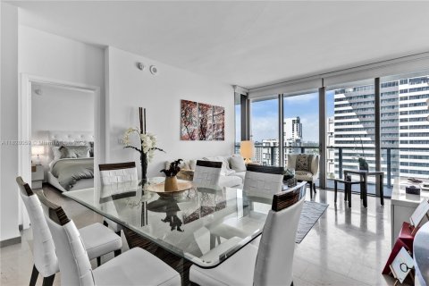 Condo in Miami, Florida, 1 bedroom  № 1977233 - photo 8
