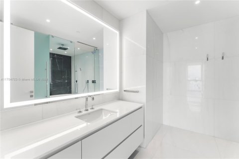 Copropriété à vendre à Miami, Floride: 2 chambres, 126.25 m2 № 1865539 - photo 11