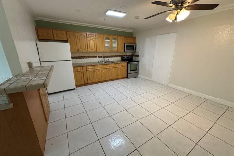 Casa en alquiler en Miami, Florida, 2 dormitorios, 251.95 m2 № 1953194 - foto 7
