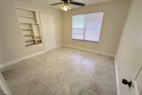 Casa en alquiler en Miami, Florida, 2 dormitorios, 251.95 m2 № 1953194 - foto 13