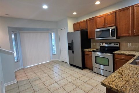 Touwnhouse à louer à Riverview, Floride: 2 chambres, 116.59 m2 № 2410313 - photo 6