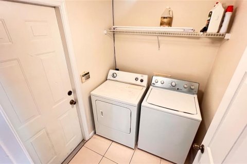 Casa en alquiler en Orlando, Florida, 4 dormitorios, 175.4 m2 № 1816930 - foto 12